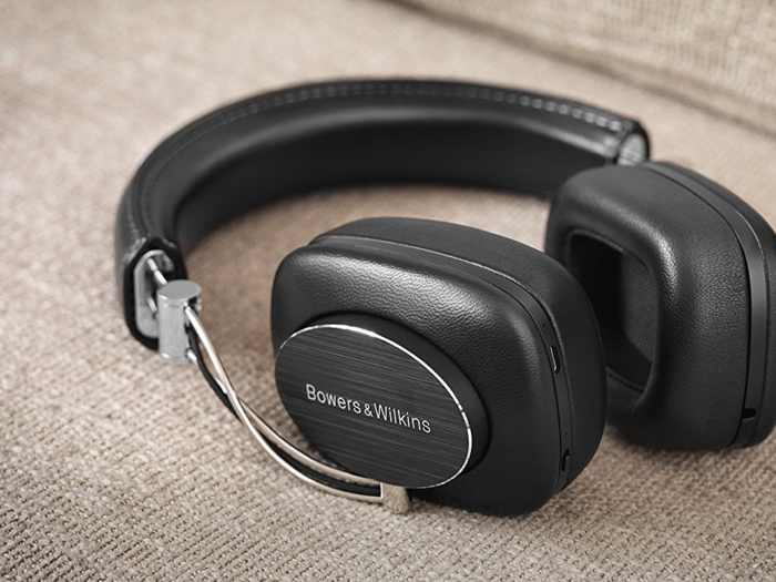 The <a href="https://www.amazon.com/Bowers-Wilkins-P7-Wireless-Headphones/dp/B01KLS5SIE"target="_blank">Bowers & Wilkins P7 Wireless</a> don