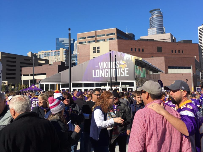 MINNESOTA VIKINGS: Vikings Longhouse