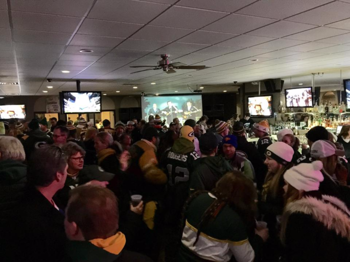 GREEN BAY PACKERS: D2 Sports Pub