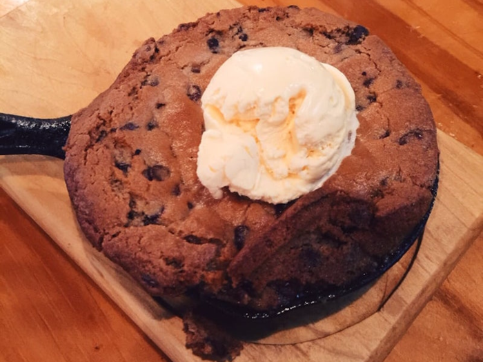 Memphis, Tennessee: the chocolate chip cookie skillet at Kooky Canuck