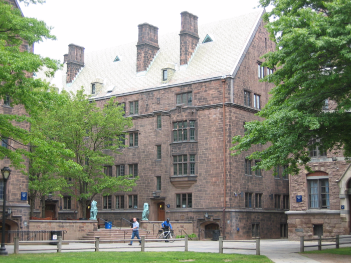 6. Yale University, Connecticut, USA — The prestigious Ivy League research university is one of the few on the list that follows a liberal arts programme. Undergraduate students follow a curriculum covering humanities and arts, sciences, and social sciences before choosing a departmental major.