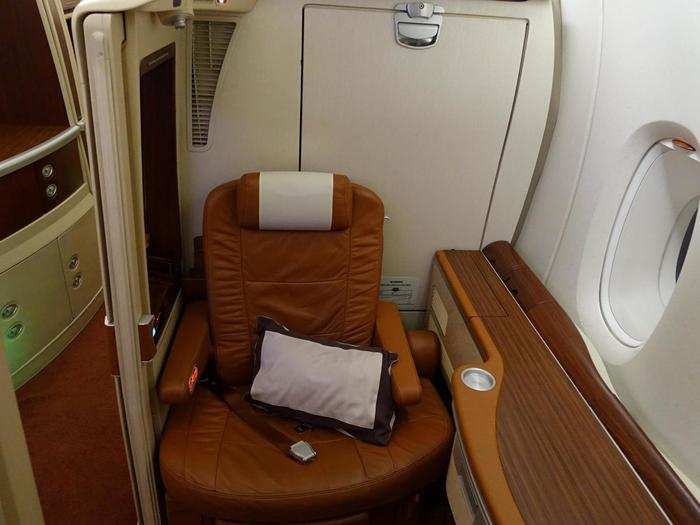 I woke up as the flight boarding, wished the wonderful a staff a happy holidays, and headed down the king of jets, the A380. The leather creamed finished suite, designed by French luxury yacht designer Jean-Jacques Coste, looks much taller and spacious up close.