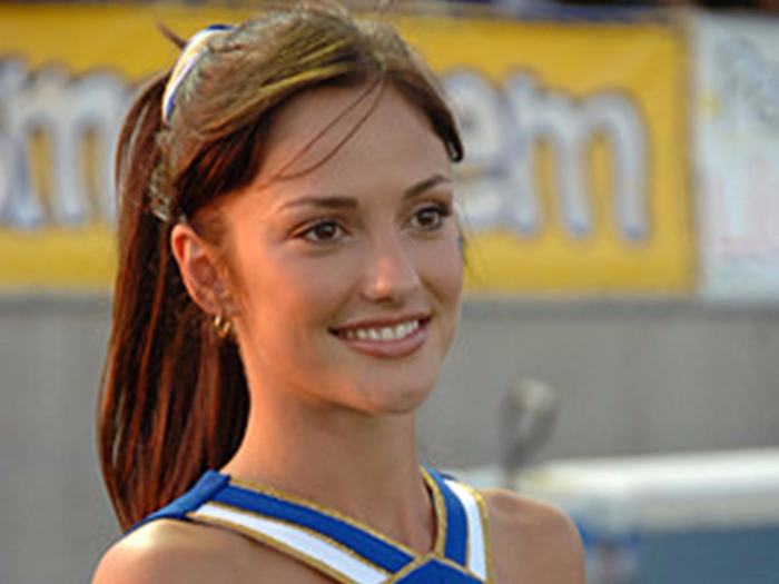 Minka Kelly appeared in the sitcom "What I Like About You" prior to her role as cheerleader and do-gooder Laila Garrity.