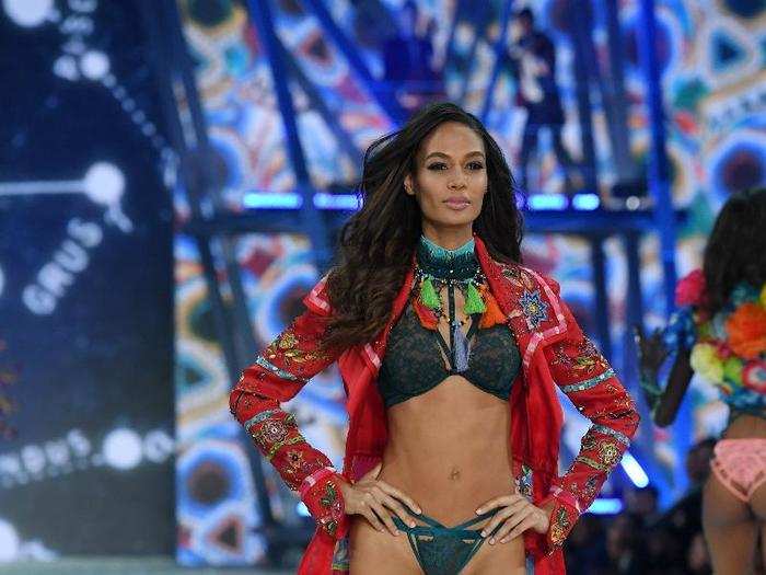 Joan Smalls looked extremely regal.