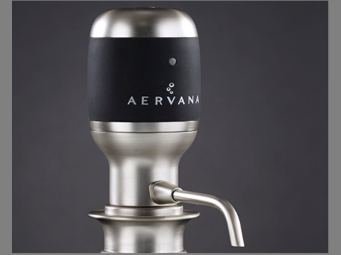 Electric wine aerator