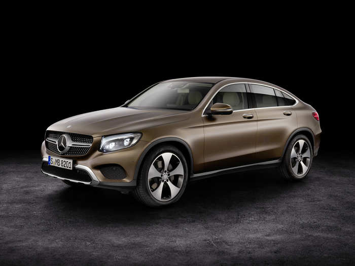 7. Mercedes-Benz is making a plug-in hydrogen car called the GLC F-Cell. The automaker says it will have an all-electric range of 30 miles, and a collective range of 310 miles with the hydrogen fuel cell.