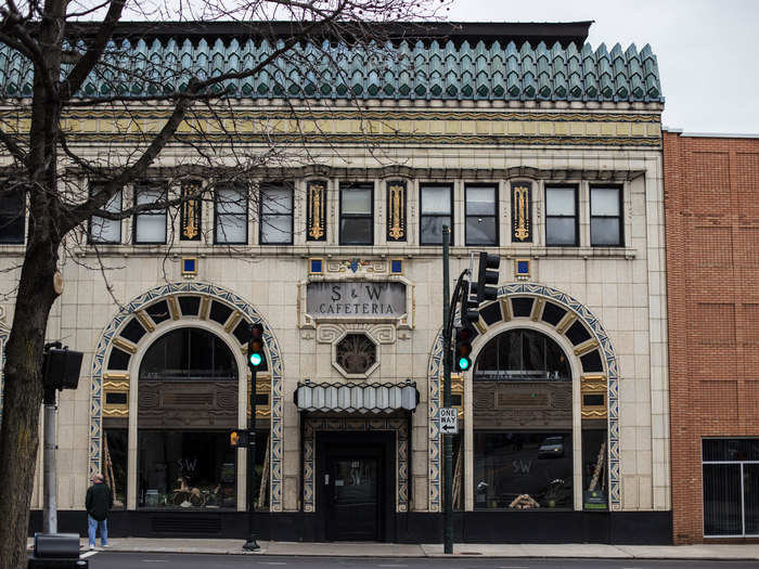 Downtown Asheville is known for its 1920s architecture, and many Art Deco buildings (there