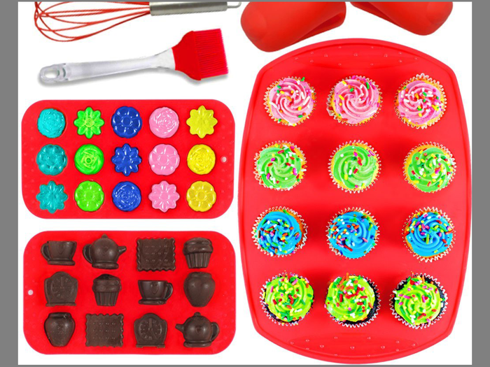 8-piece silicone bakeware set