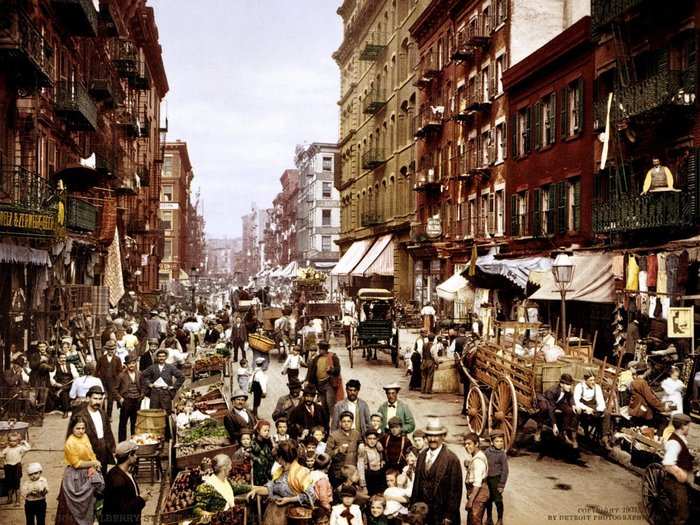 In the 1900 photo below, Italian immigrants shopped on Lower East Side