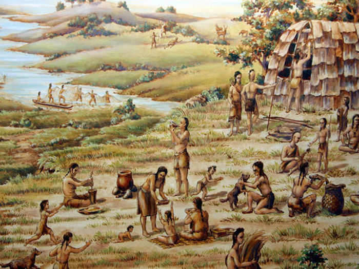 During the precolonial era (before the 16th century), bands of the Native American tribe Lenape — the original, native New Yorkers — inhabited the area, which they named Lenapehoking. They made use of its flourishing waterways for fishing, hunting trips, and trade.