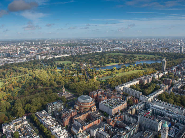 47% of London is green space, meaning photographers can capture striking photos that wouldn