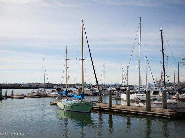 After moving to the San Francisco Bay Area in 2016, she found and purchased a sailboat on Craigslist in four days. She wanted to feel close to nature, "in the middle of it all."