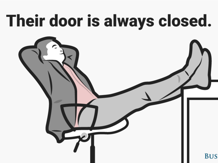 20 signs your boss secretly hates you