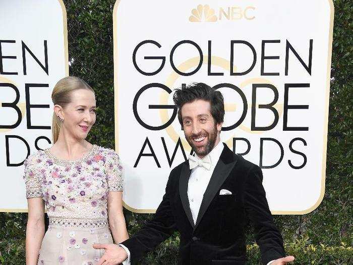 "The Big Bang" star Simon Helberg — with wife Jocelyn Towne — rocked his velvet tuxe.