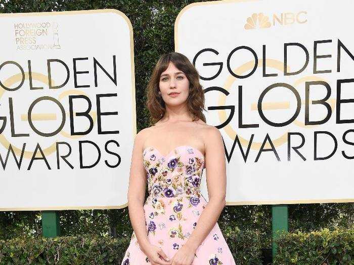 Meanwhile, Lola Kirke kept it girlie.