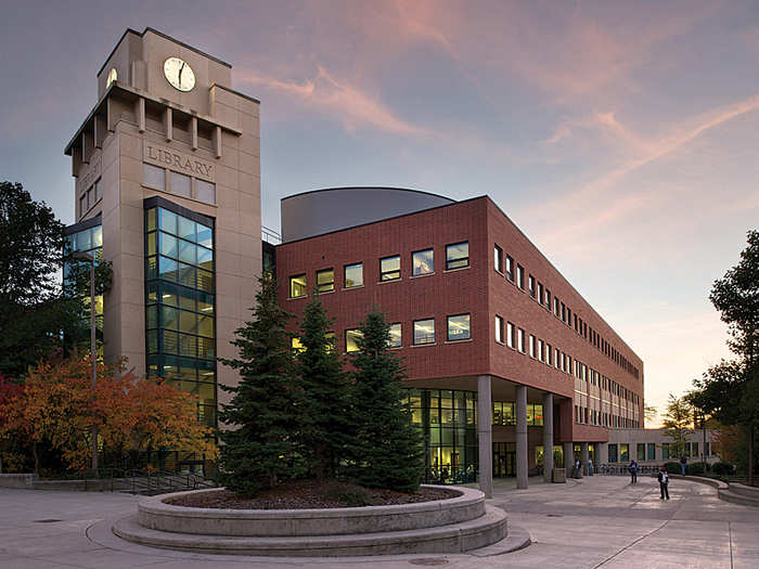 Idaho: The University of Idaho, located in the town of Moscow, is the largest library in the entire state with nearly 10,000 periodical subscriptions and 1 million books.