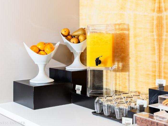 For bleary-eyed morning travelers, fresh juices, coffee, fruits, and cookies are available.