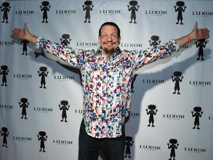 Magician Penn Jillette was already perfecting his magic tricks (and wearing an eccentric wardrobe).