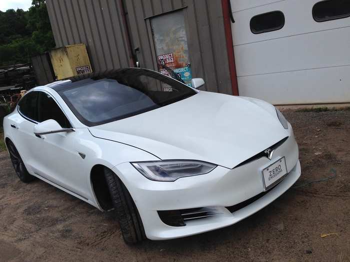 ... and the Model S looks plenty sharp ...
