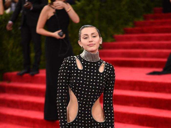 After her tour, she stopped by the 2015 Met Gala to celebrate the theme "China Through the Looking Glass" in a cutout black and silver dress.