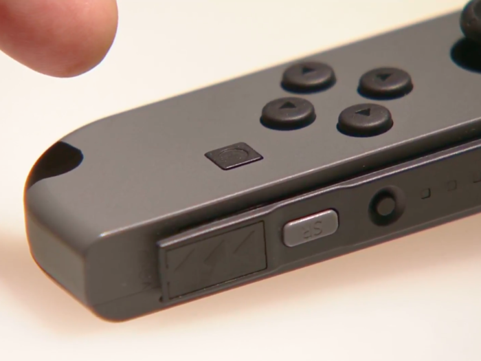 A record button is built into the gamepad, just like the PlayStation 4 "Share" button.