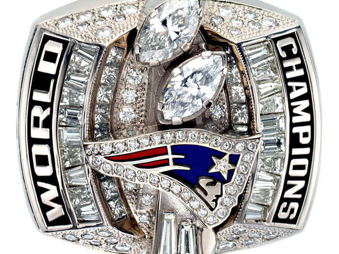 Super Bowl XXXVIII (2004): New England Patriots 32, Carolina Panthers 29