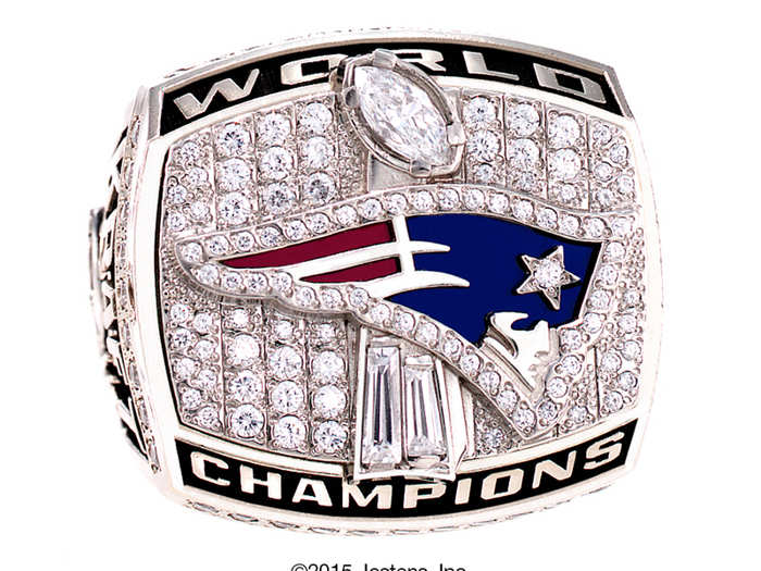 Super Bowl XXXVI (2002): New England Patriots 20, St. Louis Rams 17