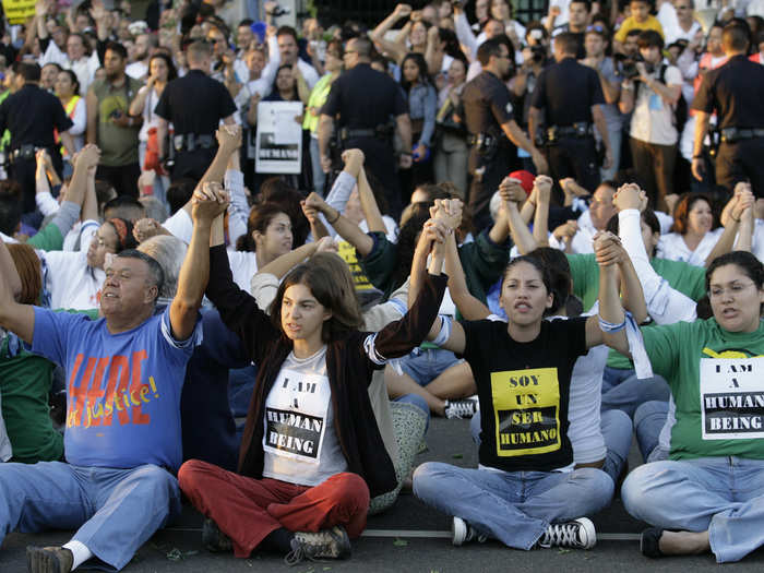 Protests related to immigrant rights grew in the early 2000s. In 2006, hundreds of thousands of people protested against anti-immigration legislation in cities around the US, including Los Angeles and Chicago.