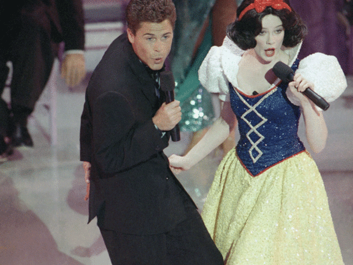 Rob Lowe sings with Snow White