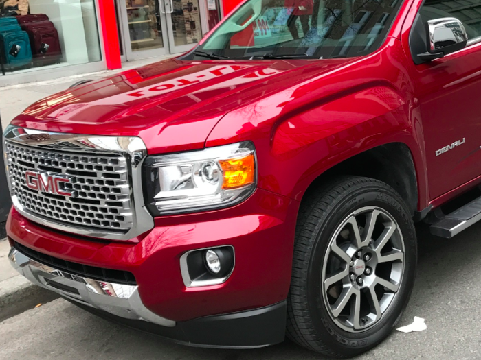 The can really see the pickup-truck DNA when you study the Canyon Denali