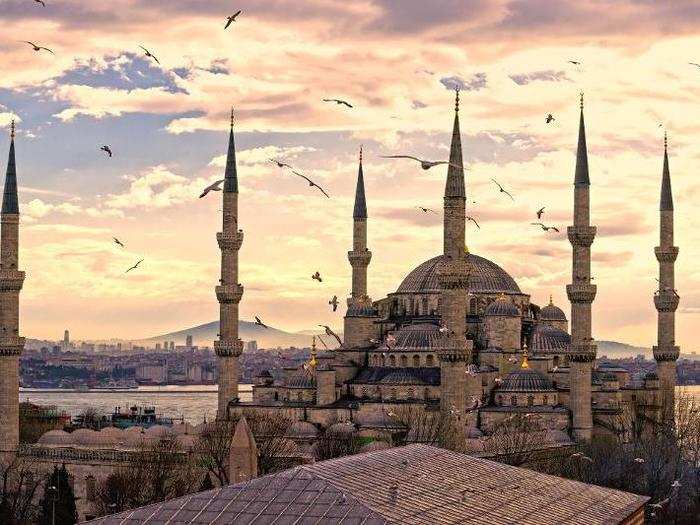 Perhaps the only house of worship that can match its grandeur is the Blue Mosque in Istanbul, built in the early 1600s at the height of the Ottoman Empire.