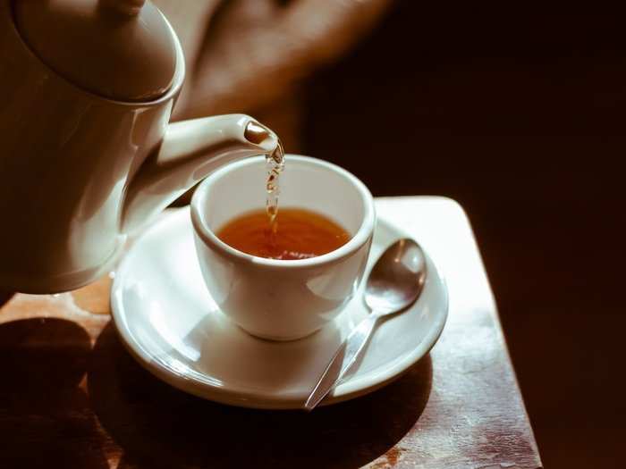 After lunch, the queen relishes on a cup of Earl Grey tea with honey and cream sponge cake, chocolate pie, or chocolate biscuit cake.