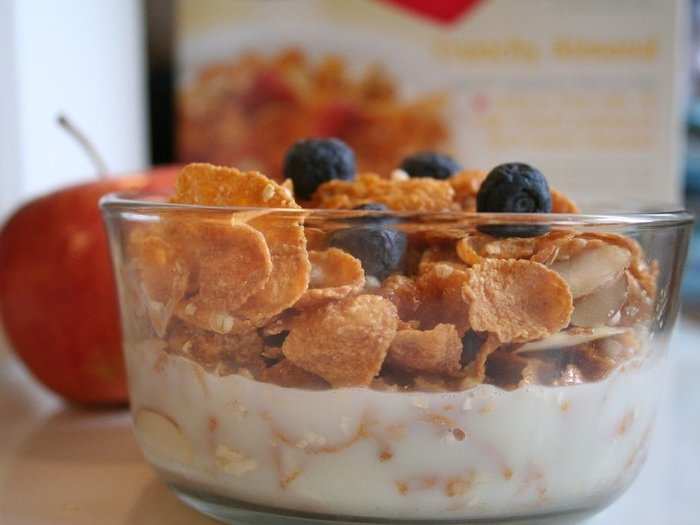 Later on, she eats cereal with fruit alternating with eggs and smoked salmon. 