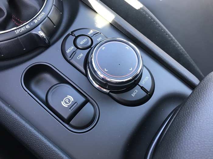 The system is operated using this cluster of buttons and a knob. Once you sort of internalize the positions, you can navigate the infotainment interface without taking your eyes off the road.