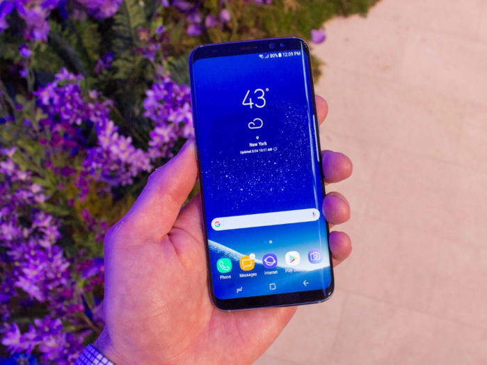 By having a taller screen and keeping a narrow width, the Galaxy S8