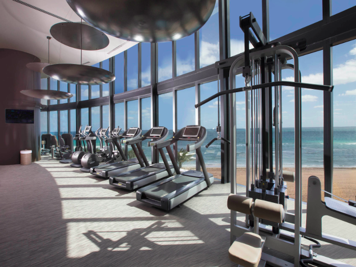 ... a gym with ocean views ...