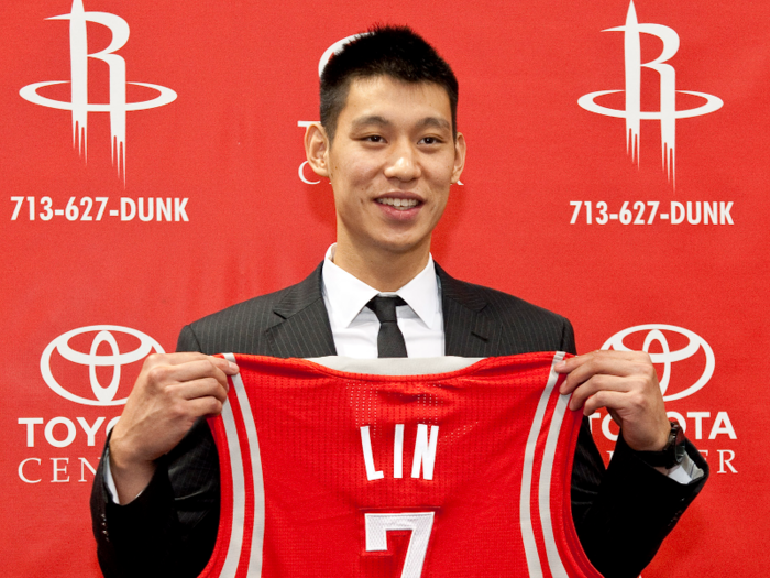 That offseason set up more Anthony-Lin drama. With Lin a free agent, many assumed the Knicks would re-sign him at all costs.