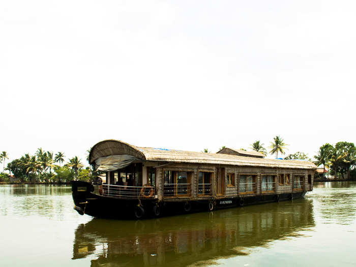 OYO Houseboats Alleppey Heritage