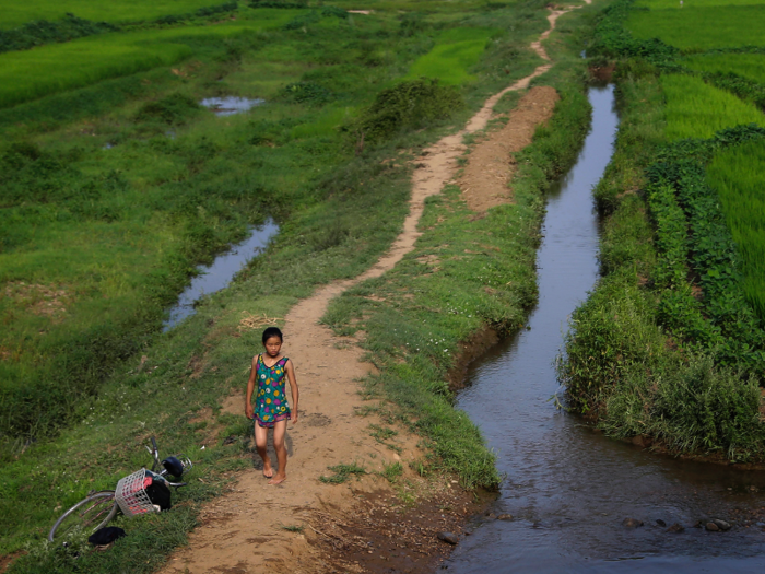 In the North Korean provinces, people often go swimming in streams and rivers.