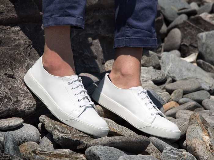 DO: Wear simple white sneakers.