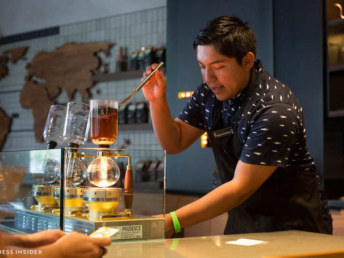 Starbucks Reserve bar wants to bring in aspiring coffee aficionados — people who prefer more personal cafés over a big chain.