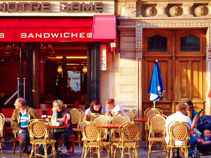 French workers take longer lunch breaks than American workers