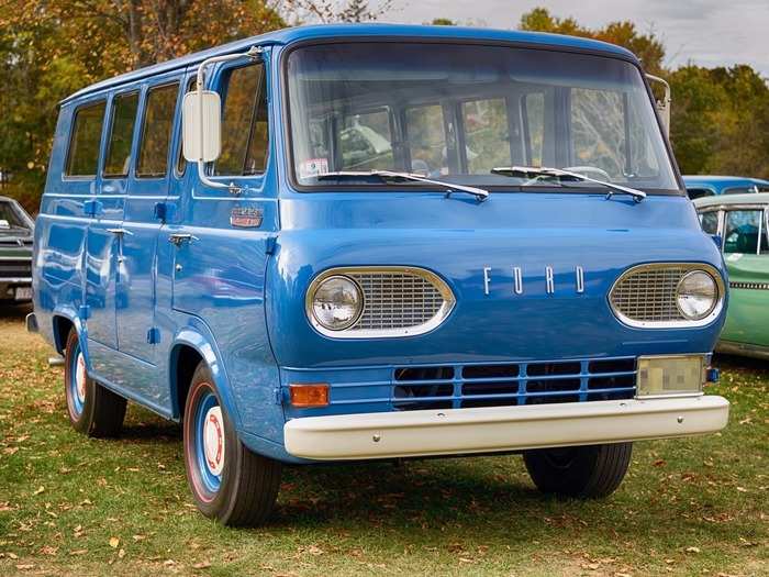 ... truck-based affairs, such as the Ford Econoline.