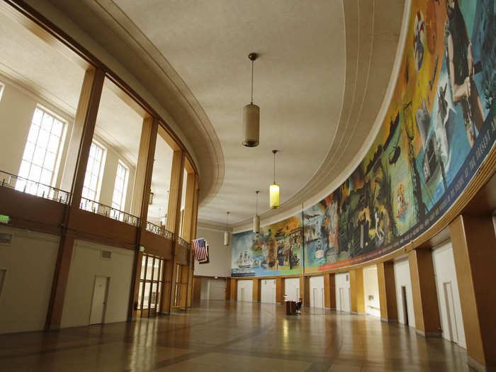 Some of the earliest civilian tenants on Treasure Island were the formerly homeless. The city leased the former officer housing to low-income residents below market rate.