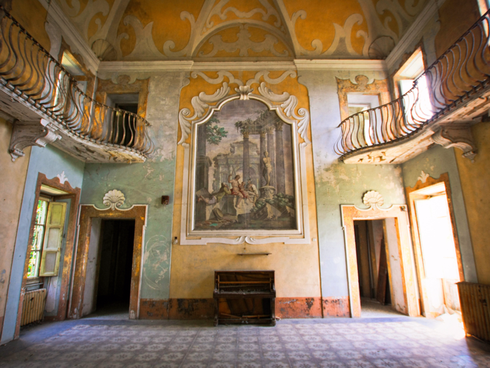 Villa Sbertoli, an Italian prison and mental hospital, was built in the 18th century and featured vaulted ceilings, interior balconies, and colorful frescoes.