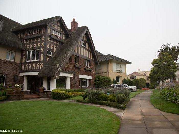 On the corner sits a Tudor-style home that once belonged to US Senator Dianne Feinstein and her husband, financier Richard C. Blum. Built in 1909, it contains 16 rooms.
