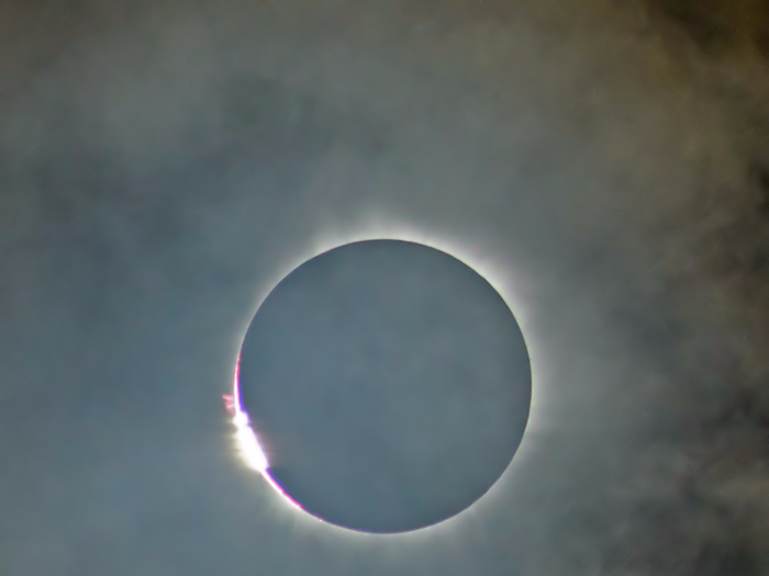 During this eclipse, totality will last a maximum of 2 minutes and 43 seconds. After that, the moon will continue on its way, making its third contact. Once again, you