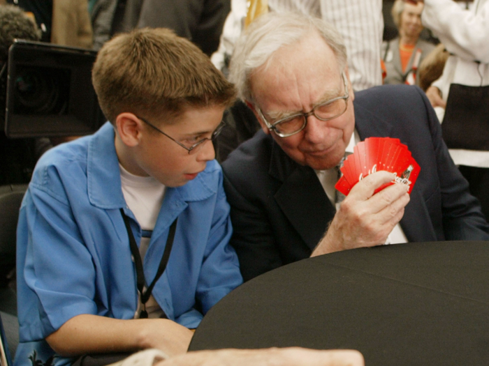 Like Gates, Buffett enjoys unwinding after work over a good game of bridge. He gets absorbed in the game: "You know, if I