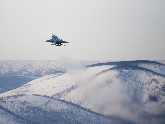 The MiG-31 can also reach 65,000 feet in nearly 9 minutes, and even hit altitudes of 67,500 feet.