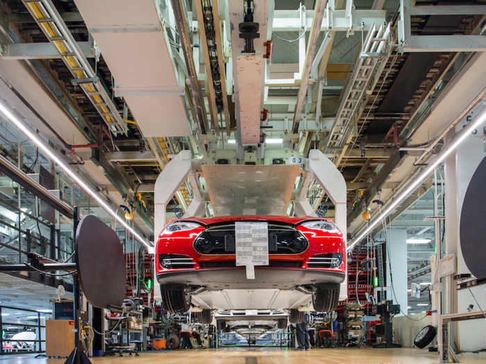 Tesla wants to build 500,000 cars per year by 2018 and one million cars per year by 2020.